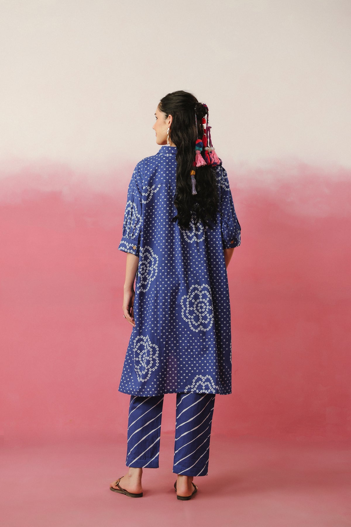Blue Bandhej Anti-Fit/Lose-Fit Kurta with Pants