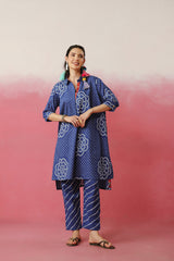 Blue Bandhej Anti-Fit/Lose-Fit Kurta with Pants