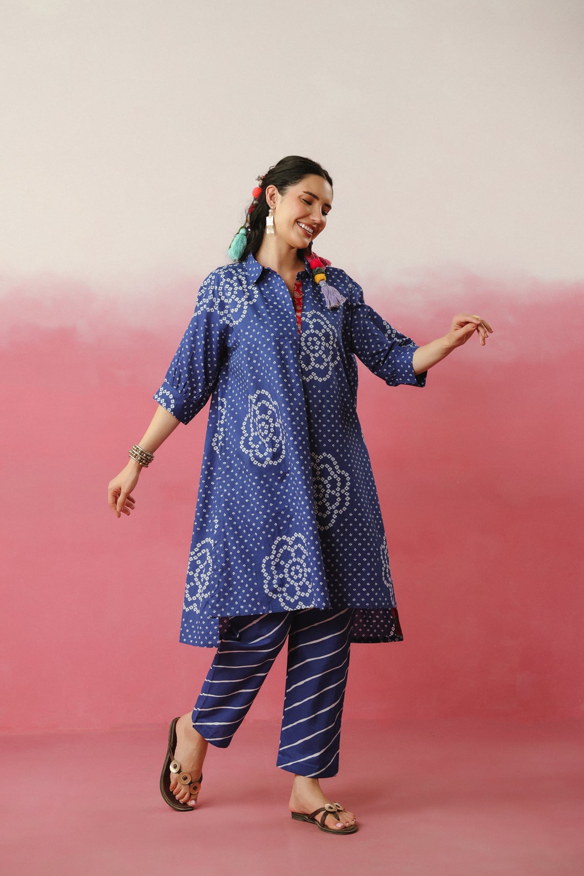 Blue Bandhej Anti-Fit/Lose-Fit Kurta with Pants