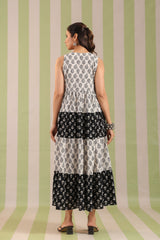 Black and White Sleeveless Cotton Dress