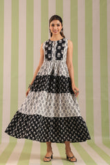 Black and White Sleeveless Cotton Dress