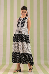 Black and White Sleeveless Cotton Dress
