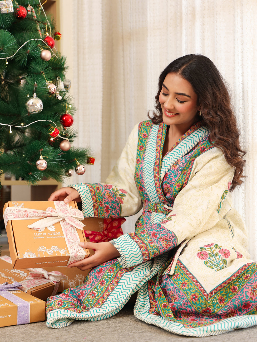 Bagheecha Floral Quilted Reversible Robe